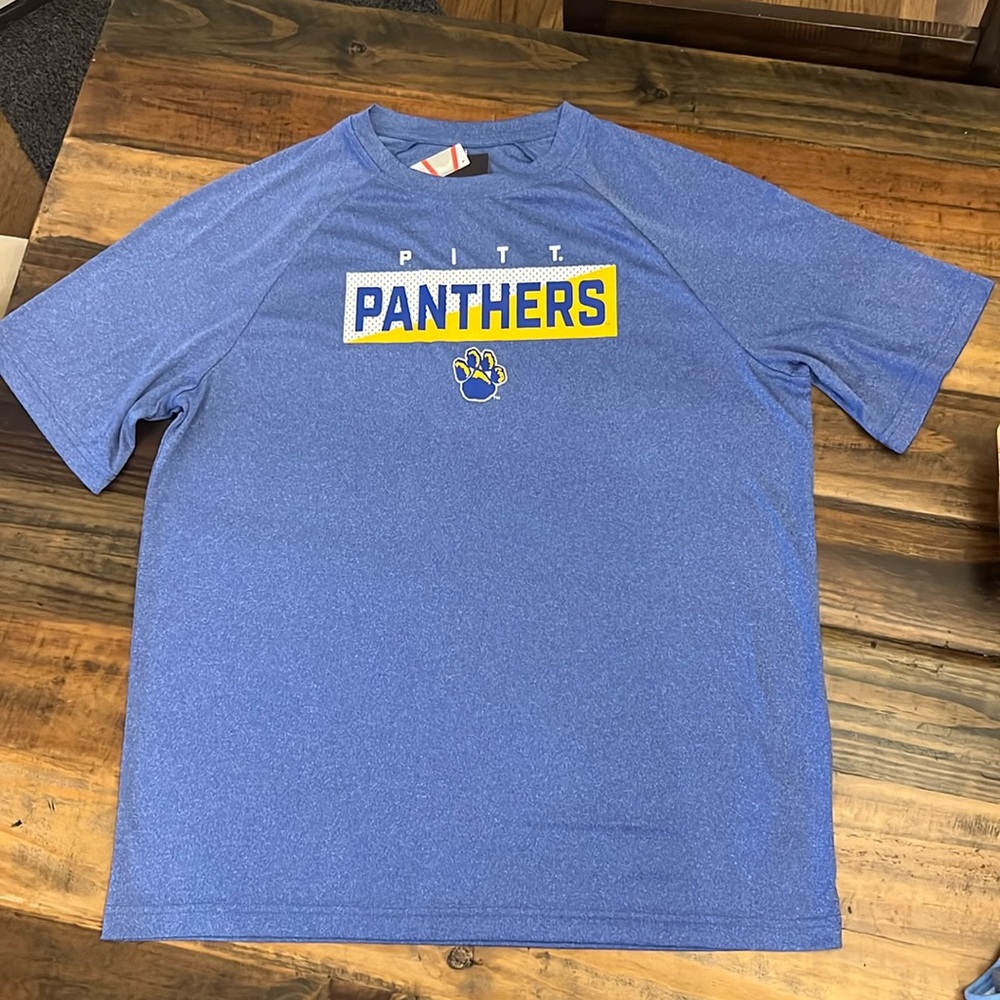 Pittsburgh Panthers T-Shirt - NWT